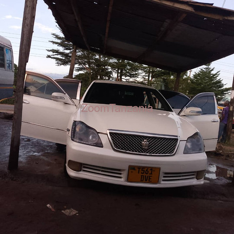 Toyota crown Athlete - 3/5