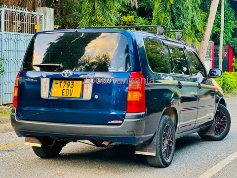 Toyota succeed - 1/5