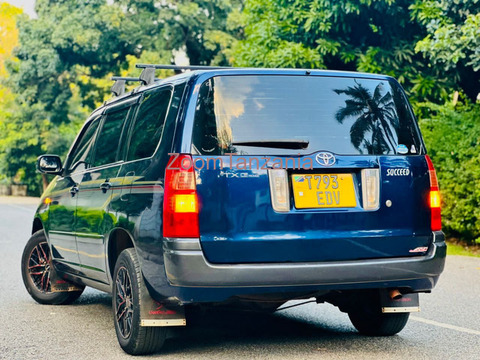 Toyota succeed - 3/5