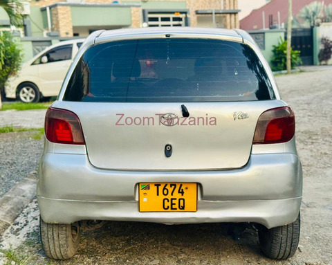 Vitz.     2002 - 2/6