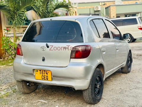 Vitz.     2002 - 4/6