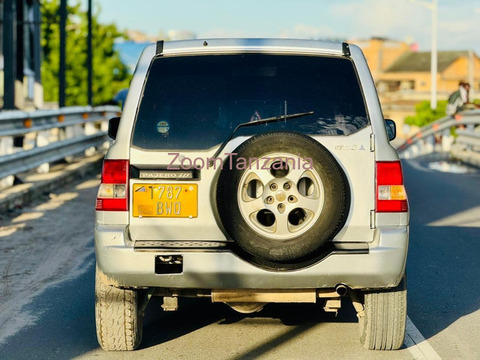 Pajero.         2004 - 2/6
