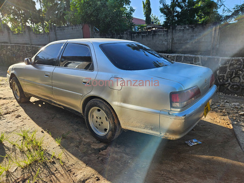 Cresta.       2000 - 2/5