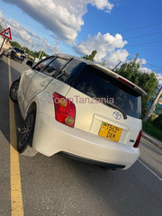 Toyota ist 2004 DX