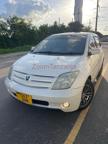 Toyota ist 2004 DX - 6/6