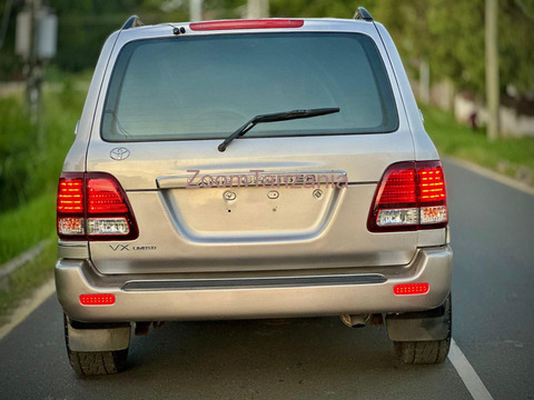 Toyota Landcruiser VX limited - 2/4