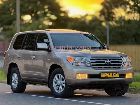 Landcruiser VX V8 - 2/6