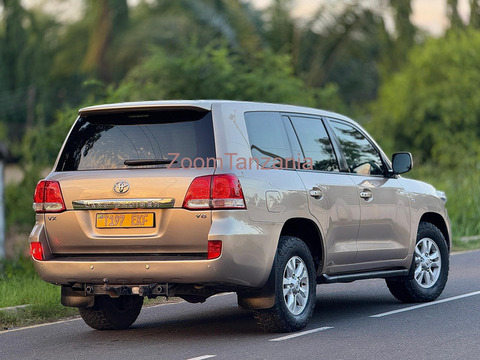 Landcruiser VX V8 - 3/6