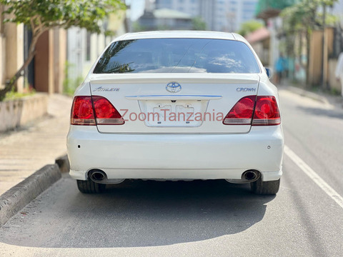 Toyota Crown Athlete DY - 4/6