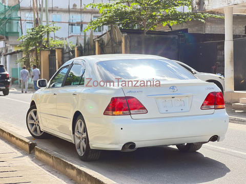 Toyota Crown Athlete DY - 5/6