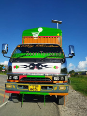 Mitsubishi canter nzuri ml:58,000,000/=