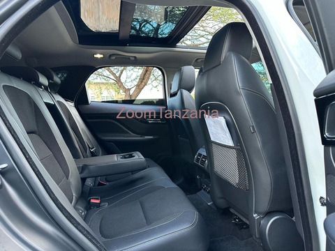 Land rover Jaguar F pace - 4/6