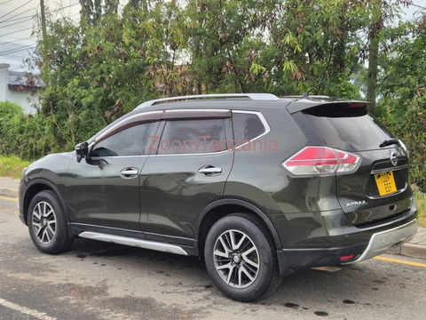 NISSAN XTRAIL NEW MODEL 2014 - 2/4