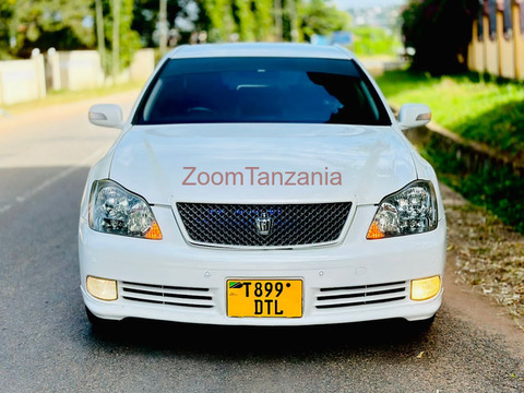 Toyota crown - 2/6