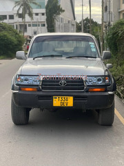 Landcruiser.    VX.      2000
