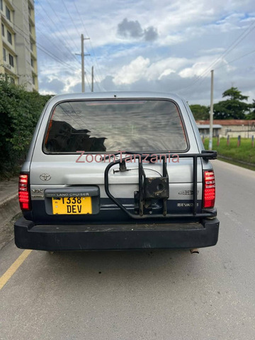 Landcruiser.    VX.      2000 - 4/6