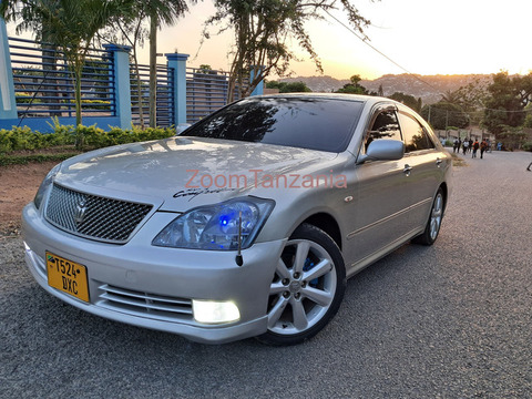 Toyota crown - 2/6