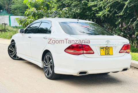 Toyota crown - 3/6