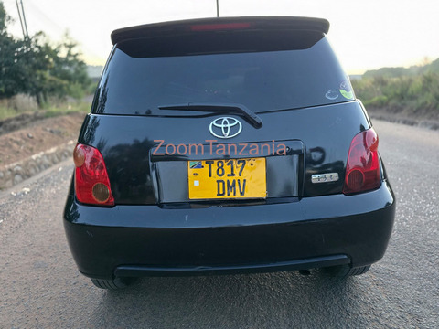 Toyota ist - 2/6