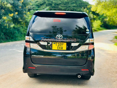 Toyota VELLFIRE (EKW)