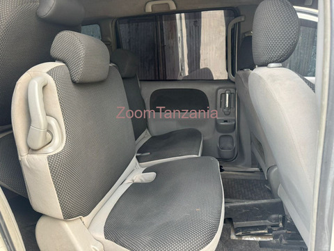 TOYOTA SIENTA - 6/6