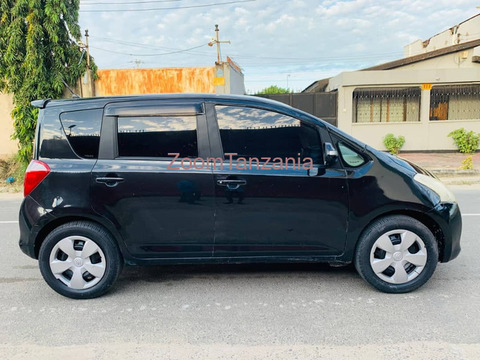 TOYOTA RACTIS - 6/6