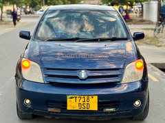 TOYOTA IST