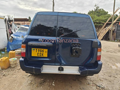 Nissan. Patrol  TD 42.       2004