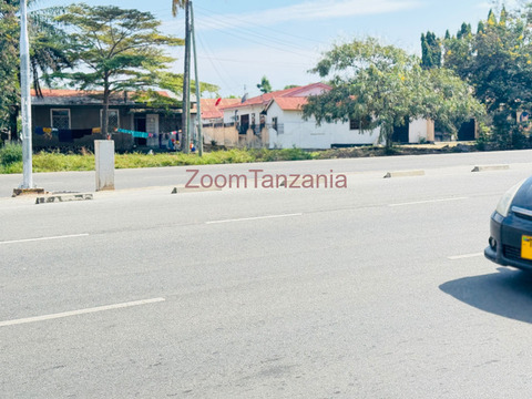 Kiwanja cha kwanza kutoka kwenye lami kinauzwa ilemela - 3/3