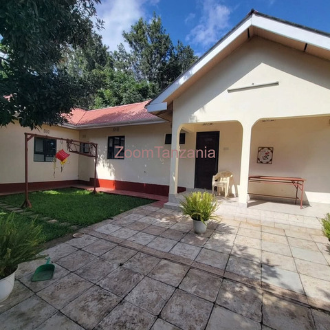3BEDROOM FULLY FURNISHED HOUSE FOR RENT IN NJIRO - 2/6