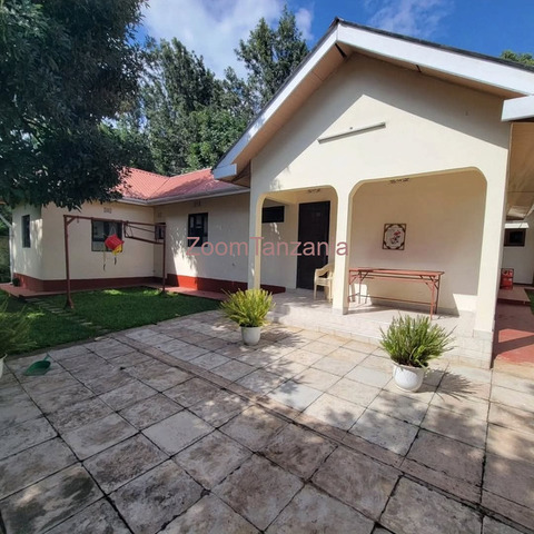 3BEDROOM FULLY FURNISHED HOUSE FOR RENT IN NJIRO - 3/6