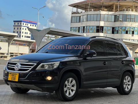 Volkswagen Tiguan.     2009 - 3/6