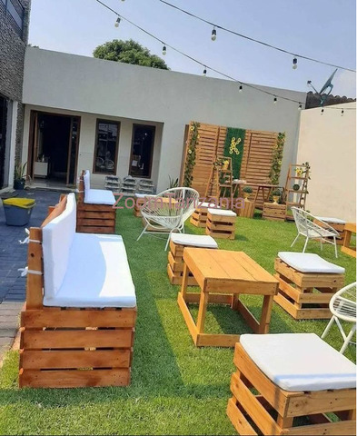 Pallets sofa bench