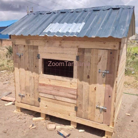 Banda la mbwa wawili imara