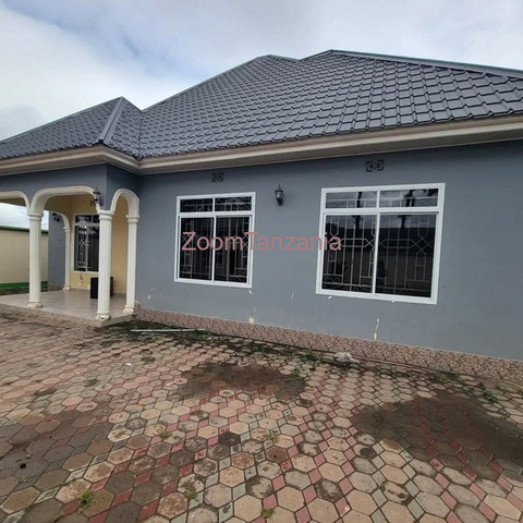 3BEDROOM HOUSE FOR RENT AT MATEVES-ARUSHA-TANZANIA - 3/6
