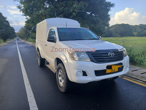 TOYOTA HILUX PICK UP SINGLE CAB - 1/6