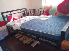 Kitanda na godoro