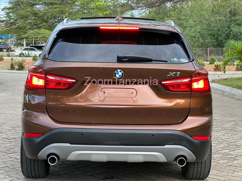 Bmw X1.      2018 - 2/6