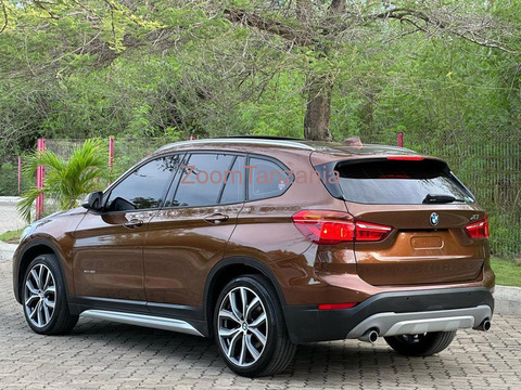 Bmw X1.      2018 - 3/6