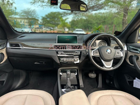 Bmw X1.      2018 - 5/6