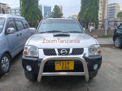 Nissan  hardbody.        2004
