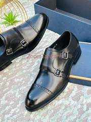 Men's new leather shoes
