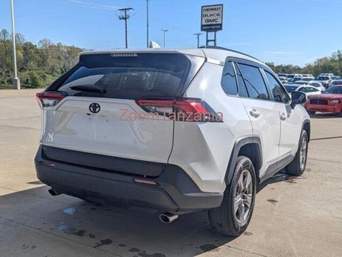 Selling My 2023 Toyota Rav 4 XLE AWD - 2/3