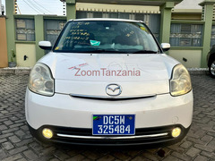 Mazda verisa.     2011