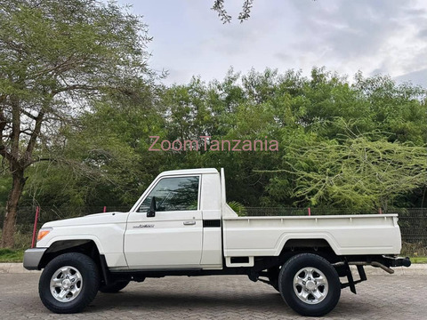 Hardtop single cabin.   2013 - 4/6