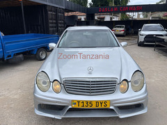 Mer cedez benz.  E Class.   2003