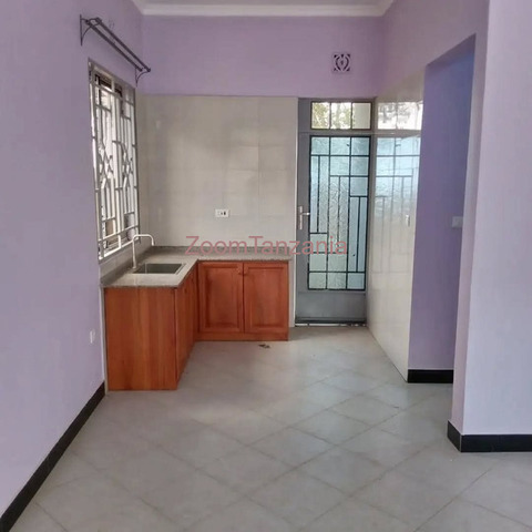 2BEDROOM HOUSE FOR RENT - 2/6