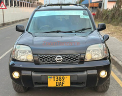 X TRAIL.        2005