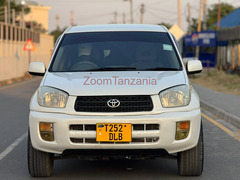 Rav 4.          2005
