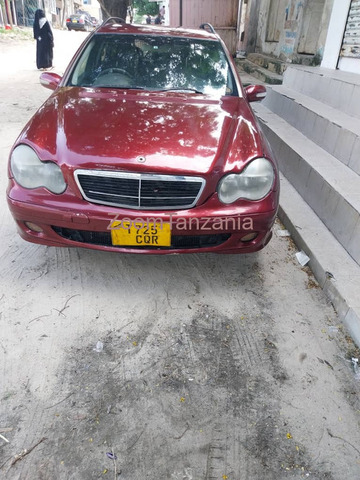 Mercedes Benz c200 - 2/4